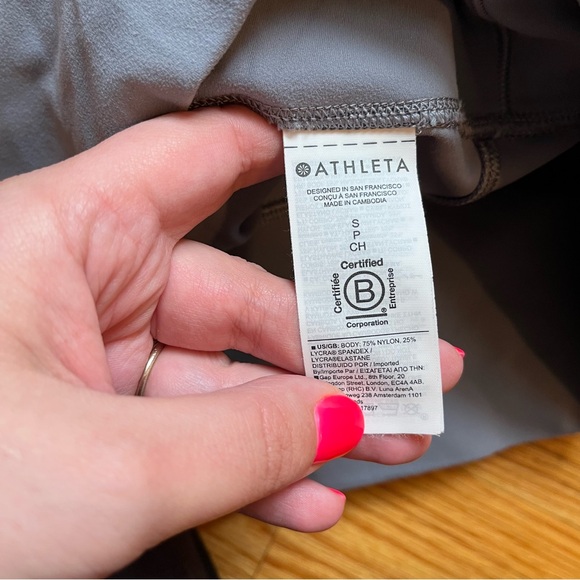 Athleta salutation stash 7/8 tight size small - Picture 7 of 8